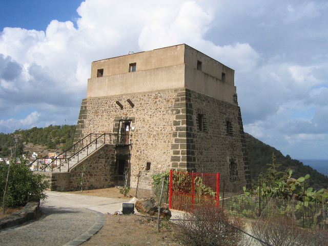 ustica_04.jpg